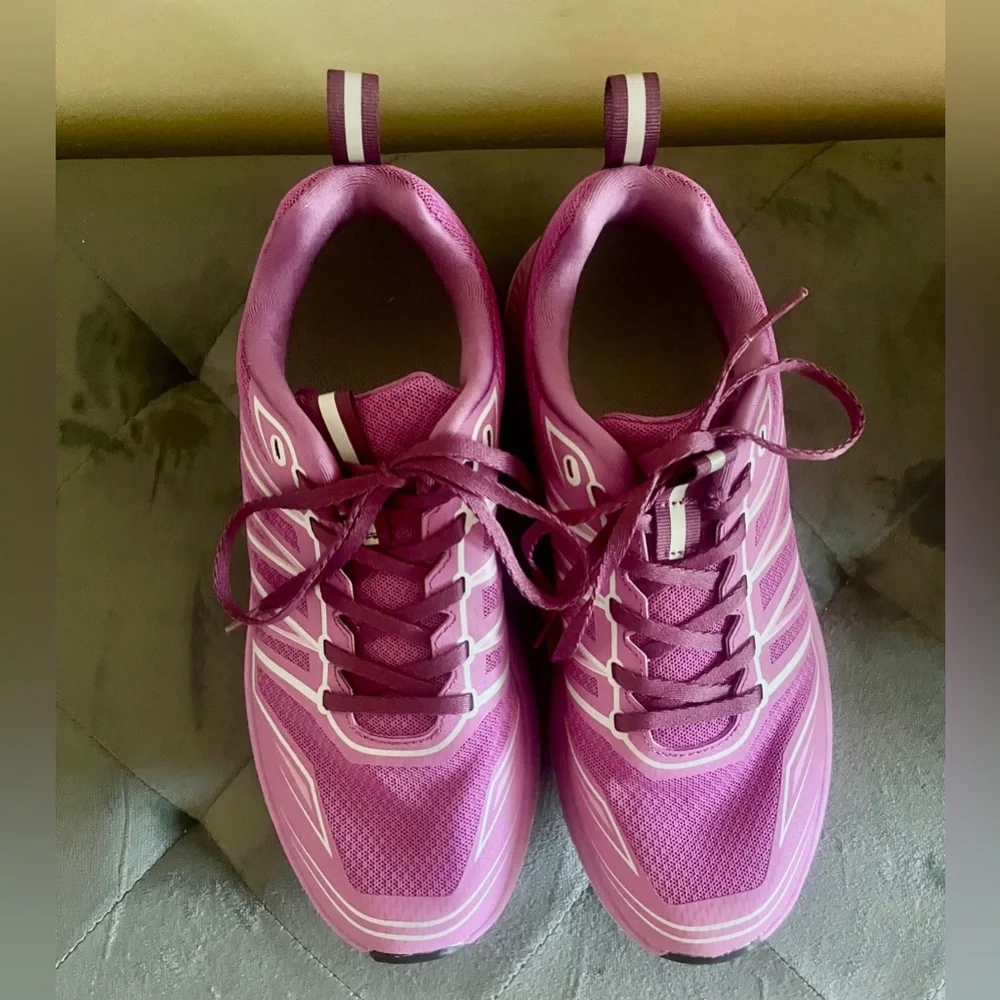 Women's Pink Athletic Sneakers size 9.5. New without tags.
